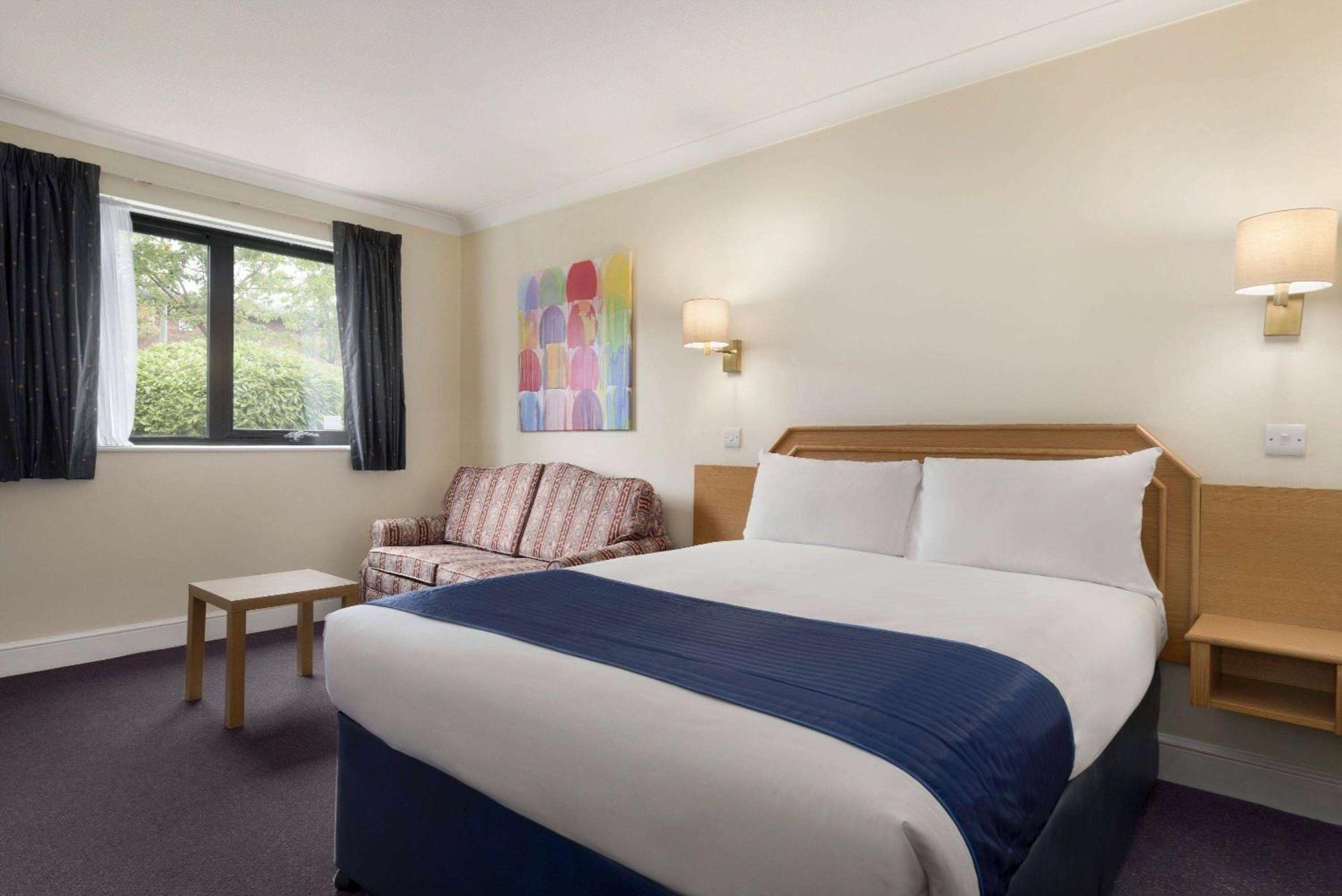 Days Inn Stafford Bagian luar foto